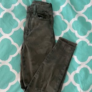 American Eagle camo skinny jeans!!